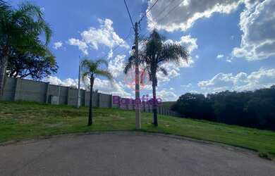 Imagem: O terreno possui 1.362m² de Área Privada e está localizado