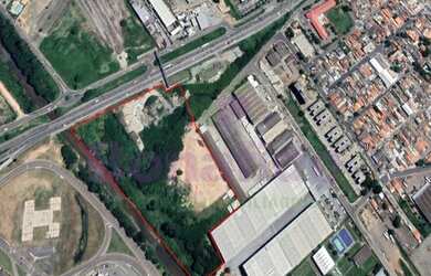 Imagem: O terreno possui 27.807m² de Área Privada e está localizado