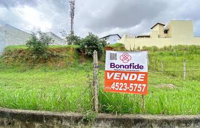 Imagem: O terreno possui 296m² de Área Privada e está localizado