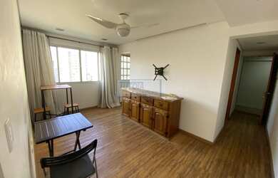 Imagem: O apartamento possui 3 Dormitórios, 1 Suíte, 1 Banheiro, 1