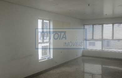 Imagem: A sala comercial possui 2 Banheiros, 1 Vaga na garagem e 46m²