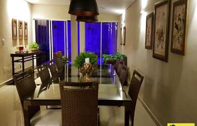 Imagem: A casa em condomínio possui 4 Dormitórios, 4 Suítes, 6 Banheiros