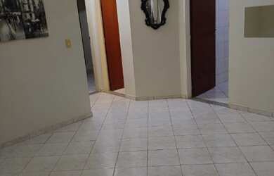 Imagem: O apartamento possui 2 Dormitórios, 1 Suíte, 2 Banheiros