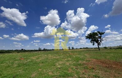 Imagem: A fazenda possui 2 Dormitórios, 2 Banheiros, 1.185.800m² de