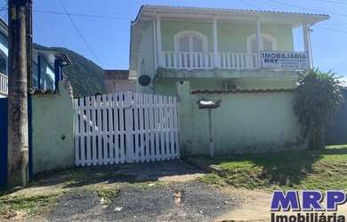 Imagem: A casa possui 4 Dormitórios, 4 Suítes, 4 Banheiros, 3 Vagas