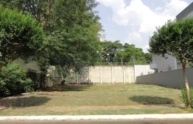 Imagem: O terreno possui 516m² de Área Privada e está localizado