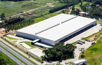 Imagem: O depósito possui 75.000m² de Área e está localizado em