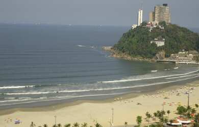 Imagem: O apartamento possui 2 Dormitórios, 1 Suíte, 2 Banheiros