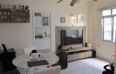 Imagem: O apartamento possui 1 Dormitório, 1 Banheiro, 1 Vaga na garagem