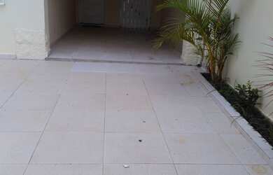 Imagem: A casa possui 5 Dormitórios, 1 Suíte, 3 Banheiros, 3 Vagas