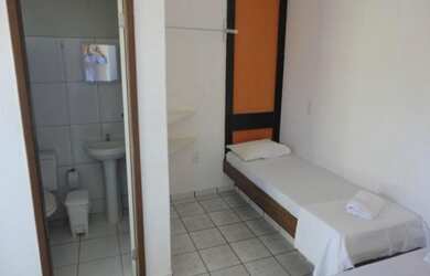 Imagem: A pousada chalé possui 8 Dormitórios, 8 Suítes, 8 Banheiros