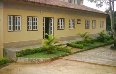 Imagem: A pousada chalé possui 9 Dormitórios, 3 Suítes, 6 Banheiros