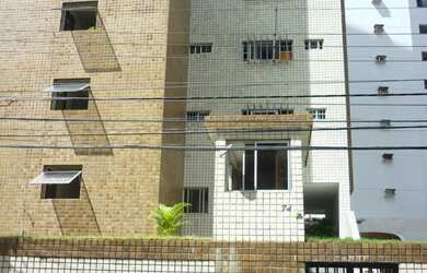 Imagem: O apartamento possui 2 Dormitórios, 1 Suíte, 2 Banheiros