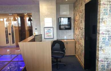 Imagem: A sala comercial possui 1 Banheiro, 3m² de Área Privada e