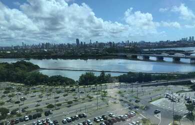 Imagem: A sala comercial possui 159m² de Área Privada e está localizado