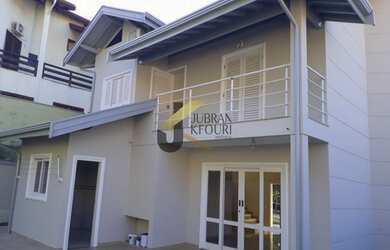 Imagem: A casa em condomínio possui 3 Dormitórios, 1 Suíte, 3 Banheiros