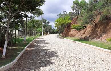Imagem: A fazenda possui 1 Dormitório, 1 Banheiro, 2 Vagas na garagem
