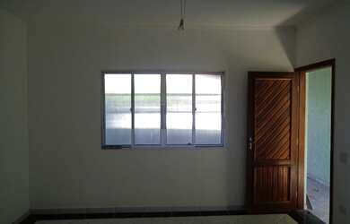 Imagem: A casa possui 3 Dormitórios, 1 Suíte, 2 Banheiros, 1 Vaga