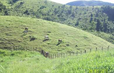 Imagem: A fazenda possui 2 Dormitórios, 1 Banheiro, 1 Vaga na garagem