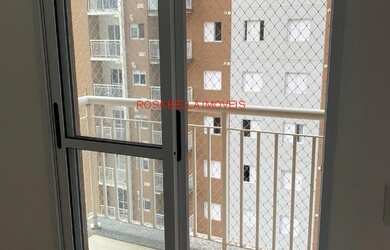 Imagem: O apartamento possui 2 Dormitórios, 1 Suíte, 1 Banheiro, 1