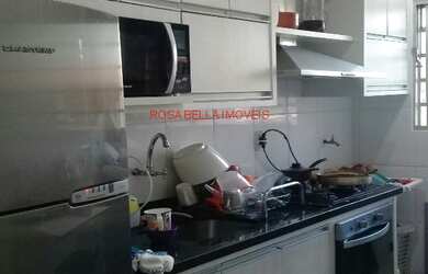 Imagem: O apartamento possui 2 Dormitórios, 1 Banheiro, 1 Vaga na garagem