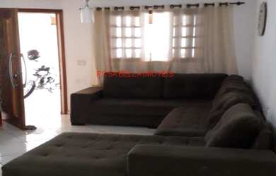 Imagem: A casa possui 2 Dormitórios, 1 Banheiro, 2 Vagas na garagem