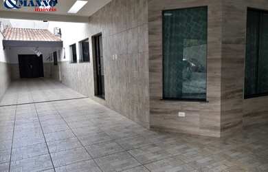 Imagem: A casa possui 2 Dormitórios, 2 Suítes, 3 Banheiros, 4 Vagas