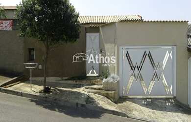 Imagem: A casa possui 2 Dormitórios, 1 Suíte, 3 Vagas na garagem e