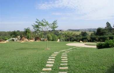 Imagem: A chácara possui 4 Dormitórios, 4 Suítes, 6 Banheiros, 6