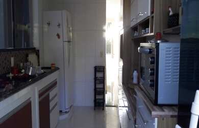 Imagem: A casa possui 4 Dormitórios, 2 Suítes, 2 Banheiros, 2 Vagas