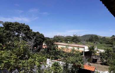 Imagem: A chácara possui 3 Dormitórios, 3 Banheiros e está localizado