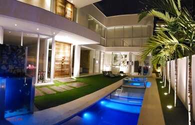 Imagem: A casa em condomínio possui 3 Dormitórios, 3 Suítes, 5 Banheiros