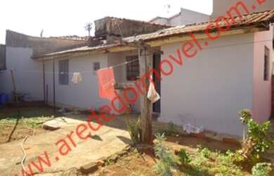 Imagem: A casa possui 2 Dormitórios, 300m² de Área Privada e está