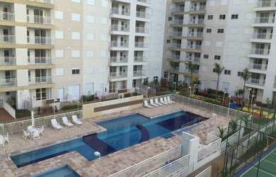 Imagem: O apartamento possui 2 Dormitórios, 1 Suíte, 2 Banheiros