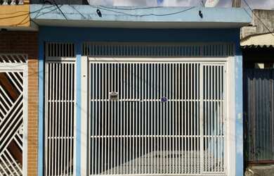 Imagem: A casa possui 2 Dormitórios, 1 Suíte, 2 Banheiros, 2 Vagas