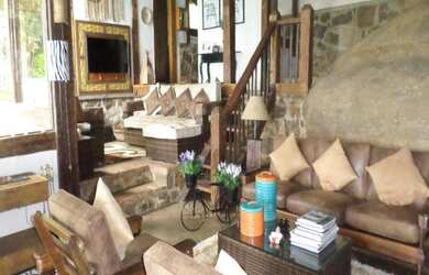 Imagem: A casa à venda possui 4 Dormitórios, 1 Suíte, 4 Banheiros