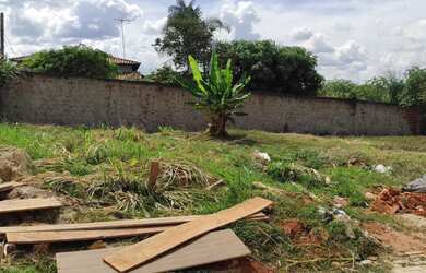 Imagem: O terreno possui 400m² de Área Privada e está localizado