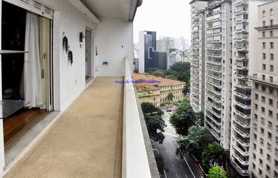 Imagem 2: Condomínio com portaria e segurança 24hrs. Excelente localização á 3 minutos andando para