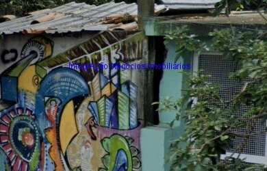 Imagem: O terreno possui 350m² de Área Privada e está localizado