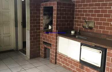 Imagem: A loja possui 4 Dormitórios, 2 Suítes, 3 Banheiros, 2 Vagas