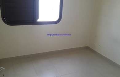 Imagem 4: Condomínio com portaria 24hrs. Excelente localização á 9 minutos andando...