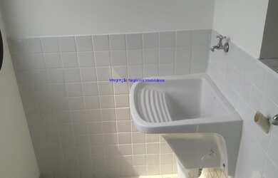 Imagem 9: Condomínio com portaria 24hrs. Excelente localização á 9 minutos andando...