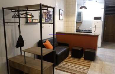 Imagem 7: Condomínio com portaria 24hrs. Excelente localização á 8 minutos andando...