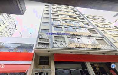 Imagem: O apartamento possui 2 Dormitórios, 1 Suíte, 2 Banheiros