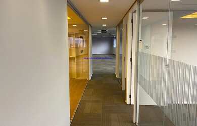 Imagem 2: Condomínio com portaria e segurança 24hrs. Excelente localização á...