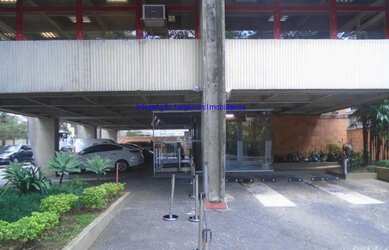 Imagem 3: Condomínio com portaria e segurança 24hrs. Excelente localização entre...