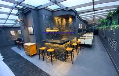 Imagem: A sala comercial possui 2 Banheiros, 200m² de Área Privada