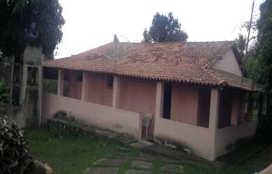 Imagem: A fazenda possui 3 Dormitórios, 3 Banheiros, 10 Vagas na garagem