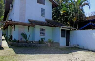 Imagem: A casa em condomínio para alugar possui 1 Dormitório, 1 Banheiro