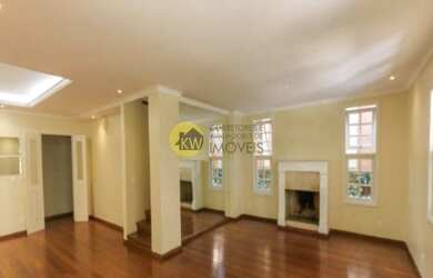 Imagem: A casa em condomínio possui 5 Dormitórios, 4 Suítes, 6 Banheiros